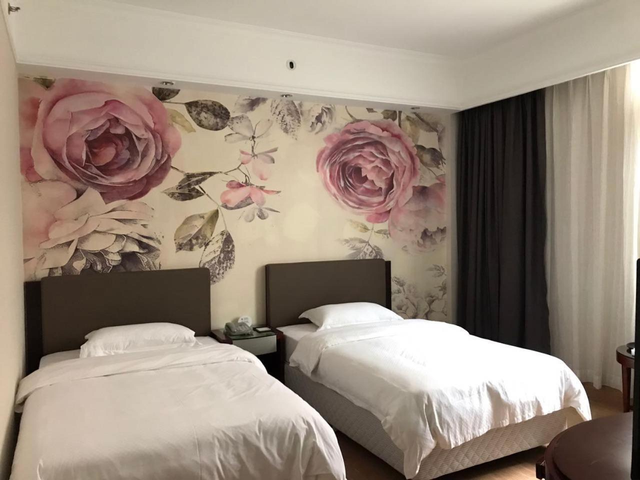 Guangzhou Nanfang Yiyuan Hotel Екстер'єр фото