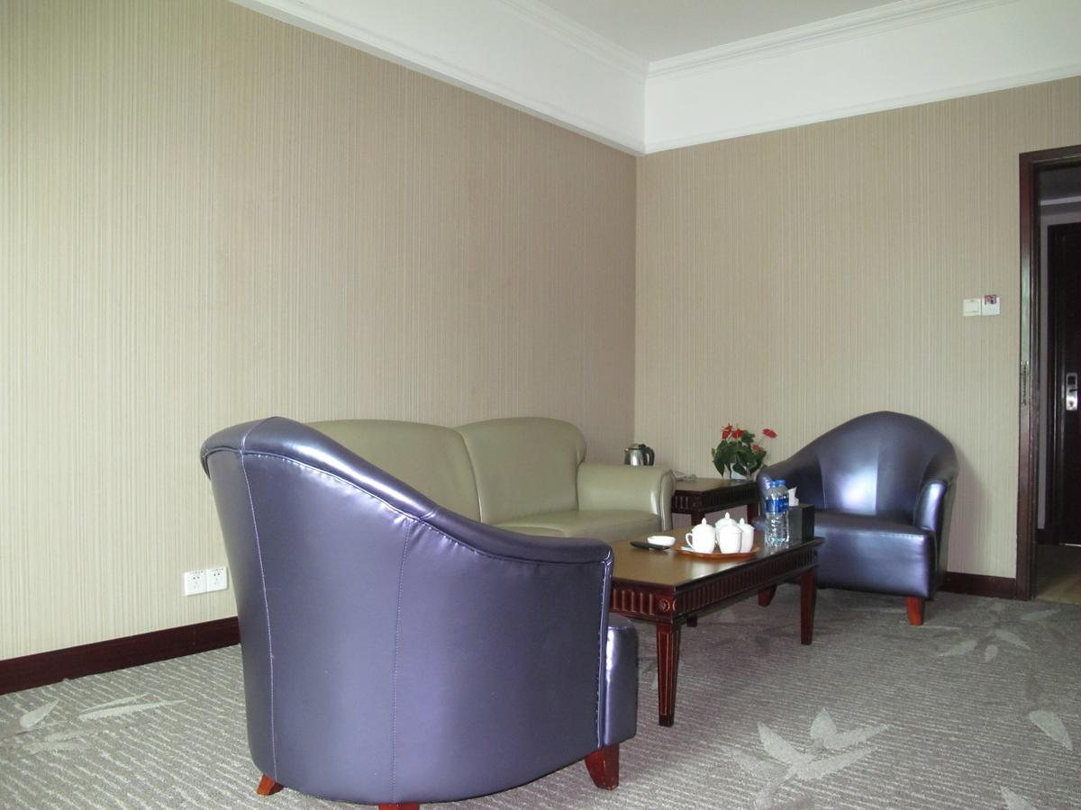 Guangzhou Nanfang Yiyuan Hotel Екстер'єр фото