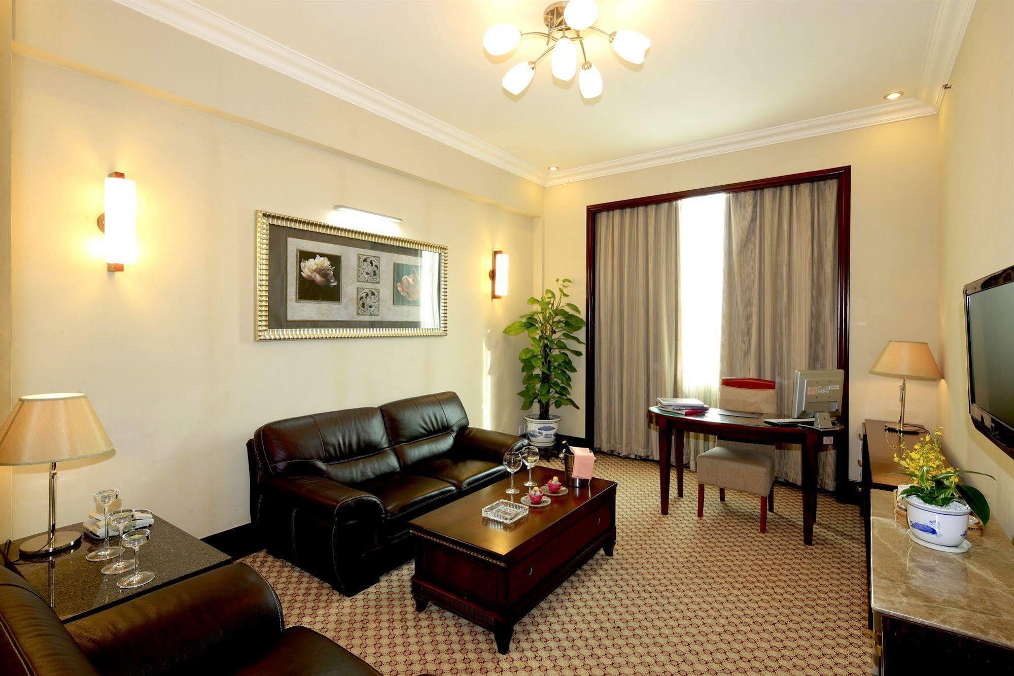 Guangzhou Nanfang Yiyuan Hotel Екстер'єр фото